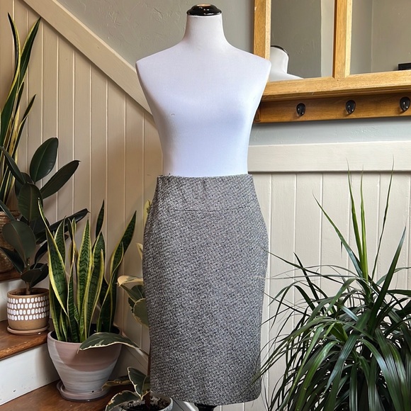 Emporio Armani Wool Blend Houndstooth Skirt - Picture 14 of 16